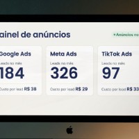 Escritório de imobiliária atendida