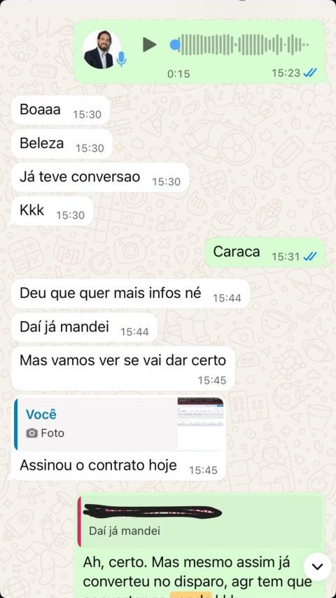 Conversa no WhatsApp: cliente informa contrato assinado a partir de lead dos anúncios.